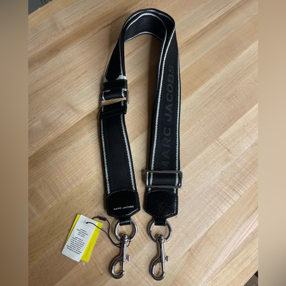 NWT Marc Jacobs Black & Silver Webbed Strap with Silver - Picture 2 of 4